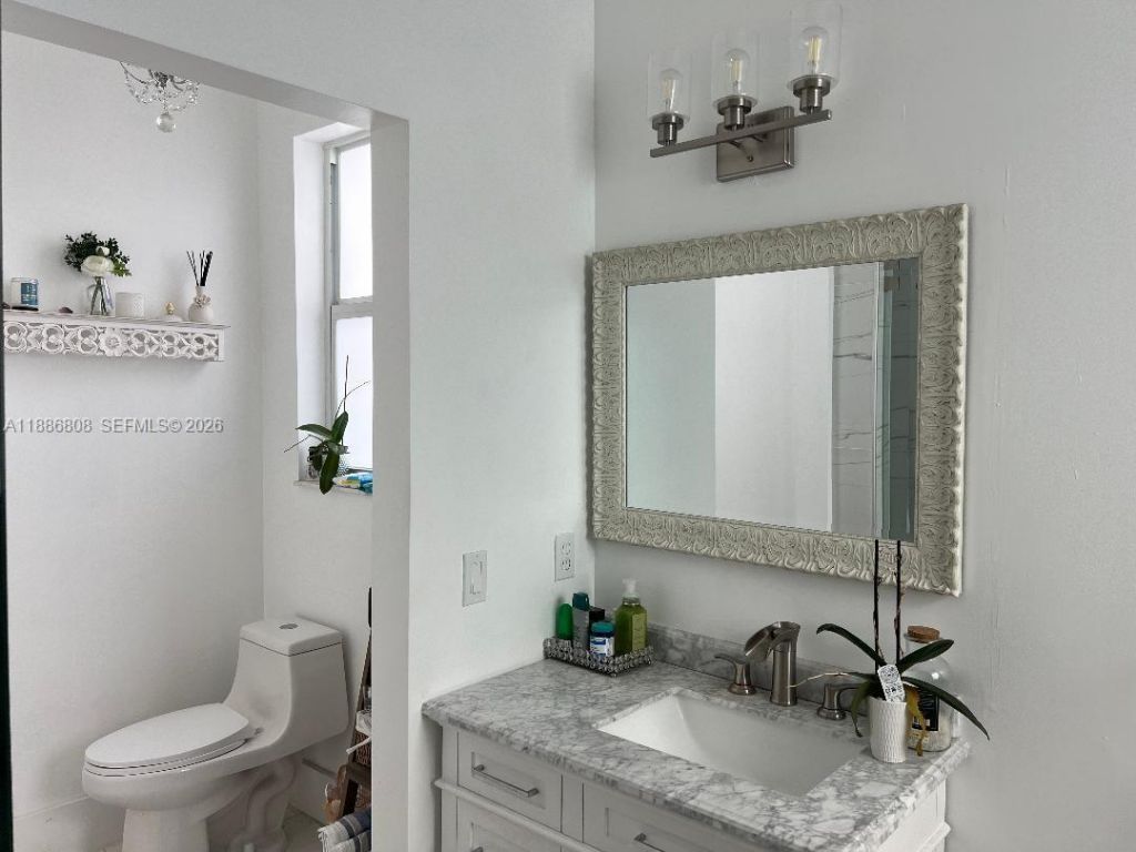 18247 NW 88th Pl, Hialeah, FL 33018 Photo