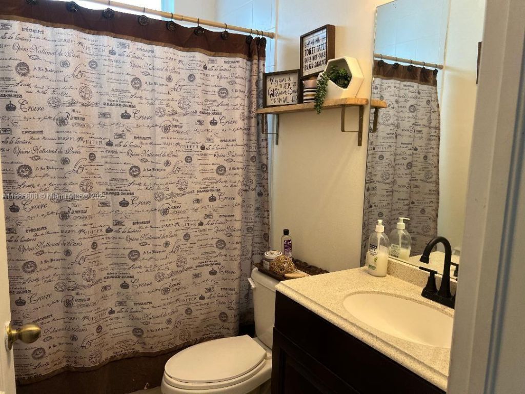 18247 NW 88th Pl, Hialeah, FL 33018 Photo