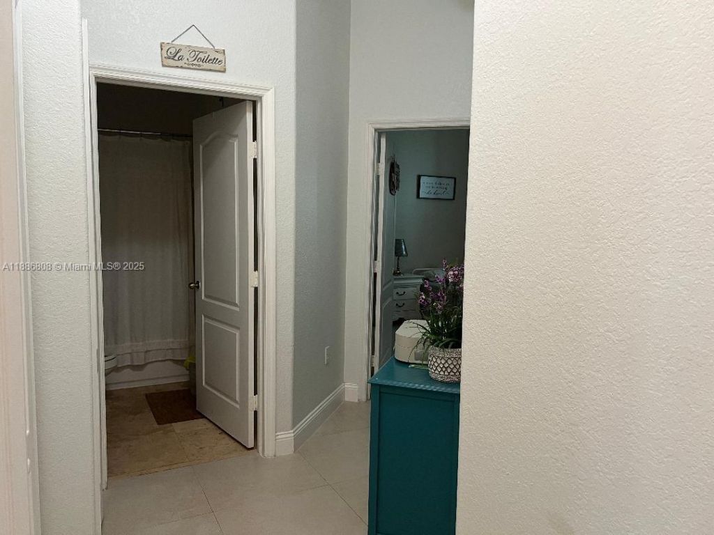 18247 NW 88th Pl, Hialeah, FL 33018 Photo