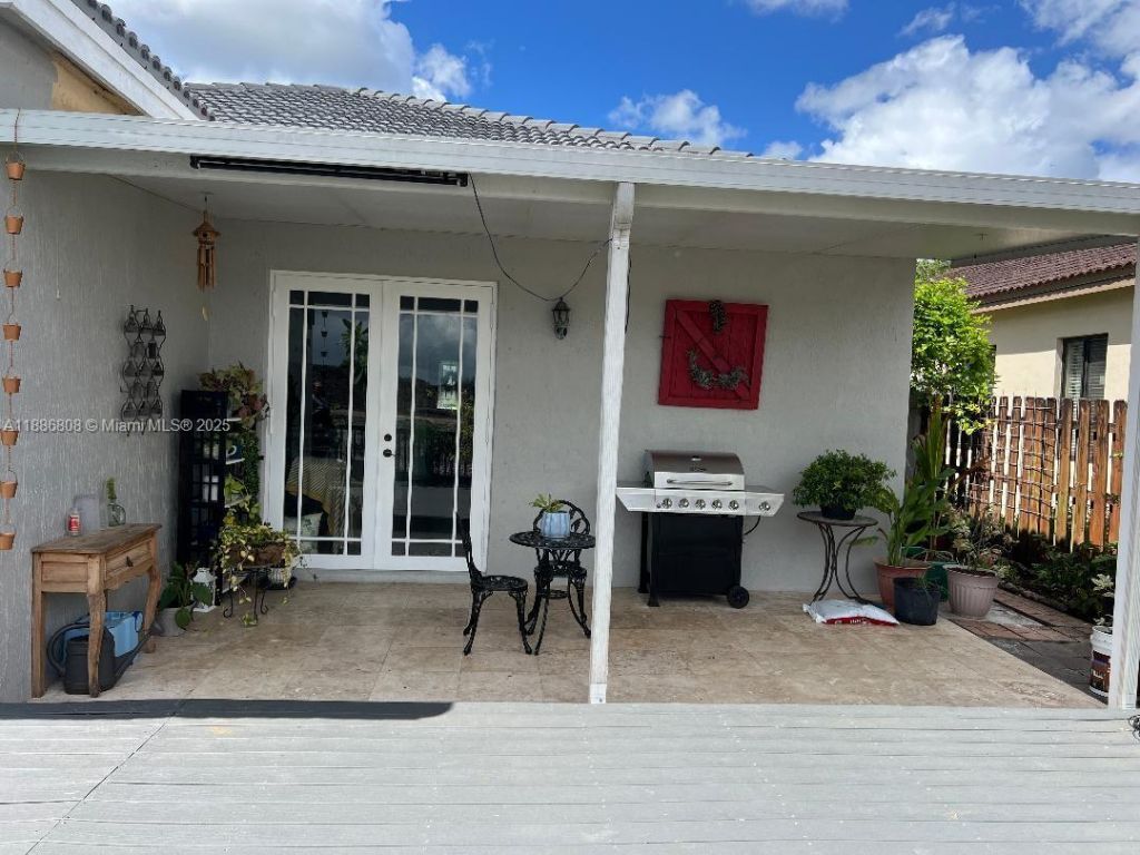 18247 NW 88th Pl, Hialeah, FL 33018 Photo
