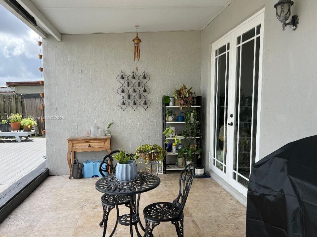18247 NW 88th Pl, Hialeah, FL 33018 Photo
