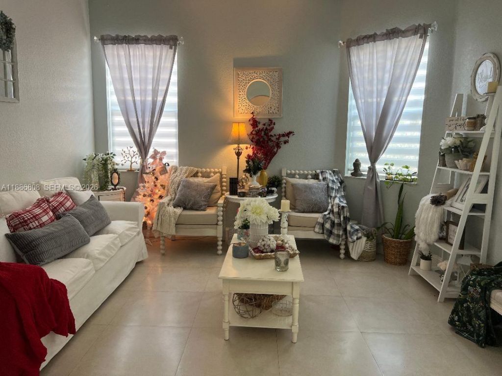 18247 NW 88th Pl, Hialeah, FL 33018 Photo