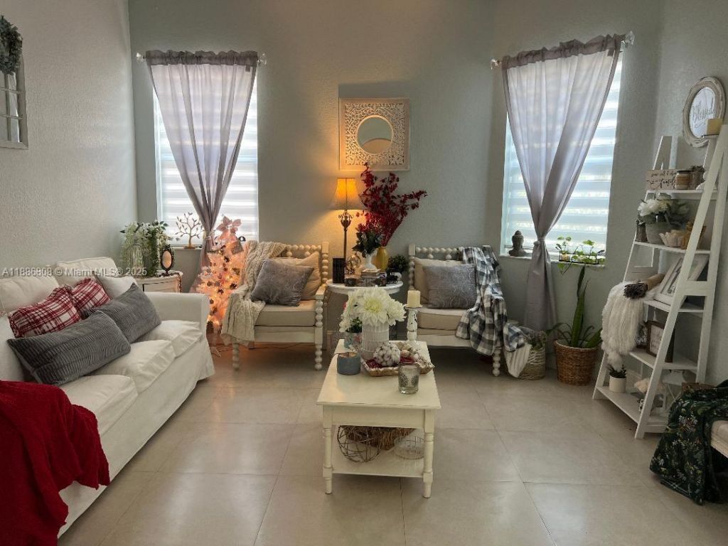 18247 NW 88th Pl, Hialeah, FL 33018 Photo