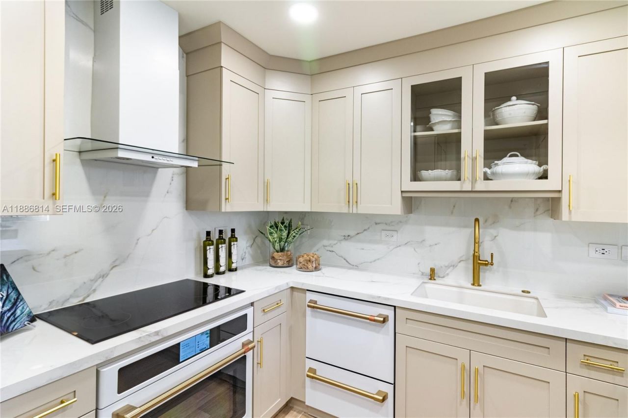 626 Coral Way, Unit 503, Coral Gables, FL 33134 Photo