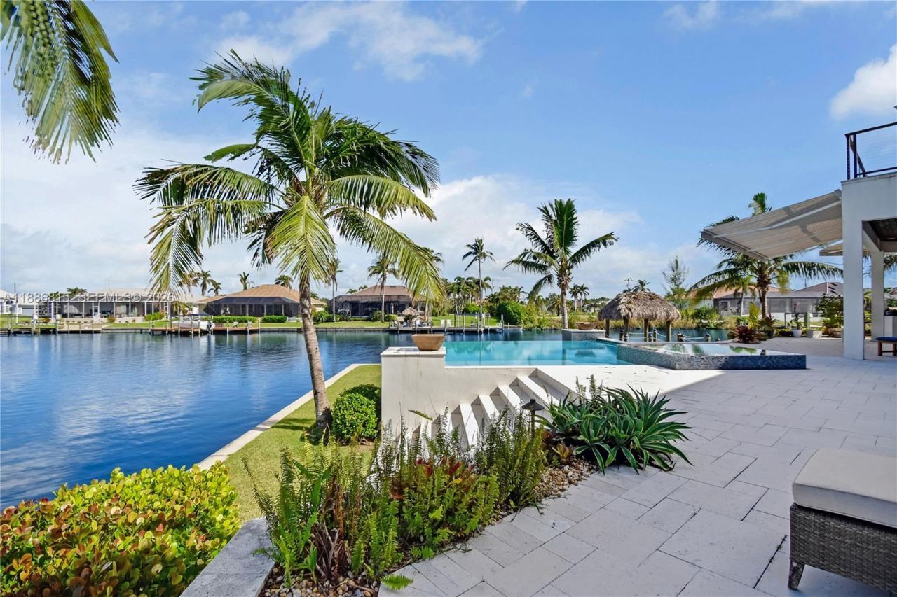 2801 SW 39th Ter, Cape Coral, FL 33914 Photo