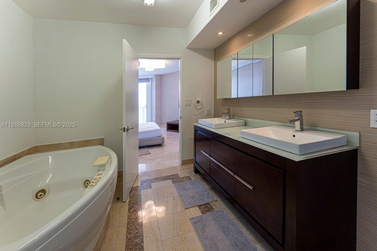 19333 Collins Ave, Unit 2607, Sunny Isles Beach, FL 33160 Photo