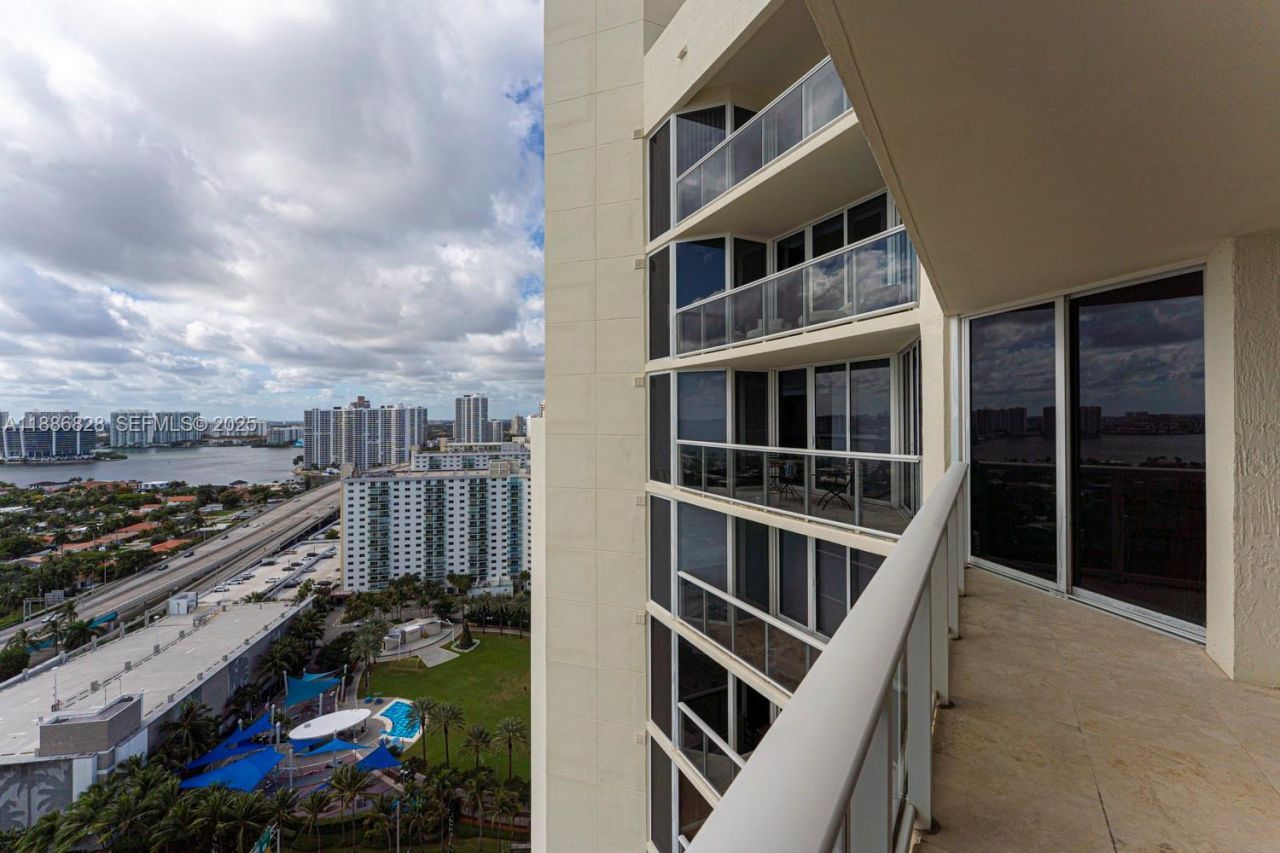 19333 Collins Ave, Unit 2607, Sunny Isles Beach, FL 33160 Photo