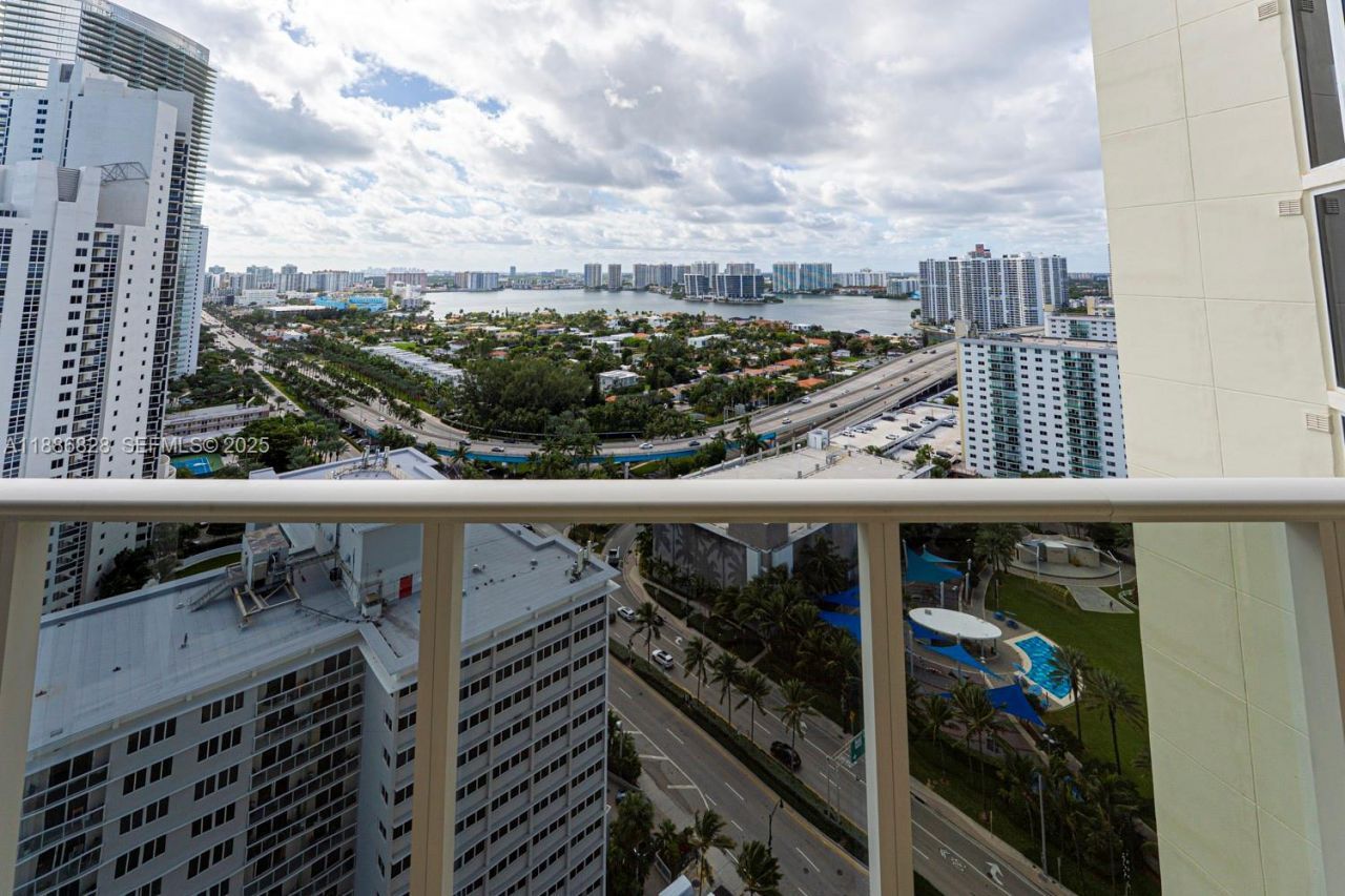 19333 Collins Ave, Unit 2607, Sunny Isles Beach, FL 33160 Photo