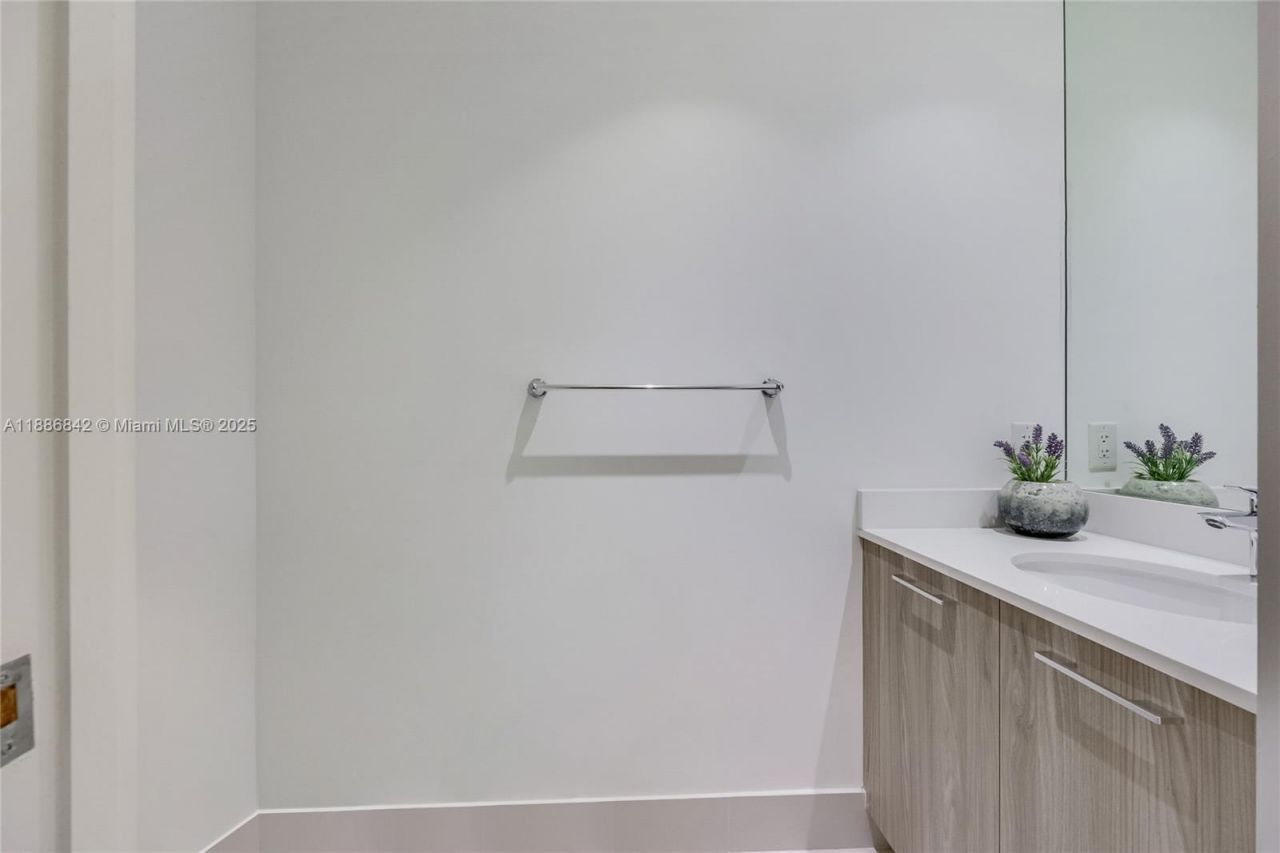 501 NE 31st St, Unit 2007, Miami, FL 33137 Photo