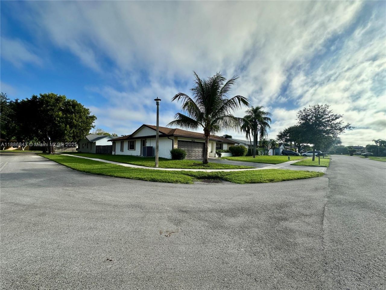 9631 NW 42nd Ct, Sunrise, FL 33351 Photo