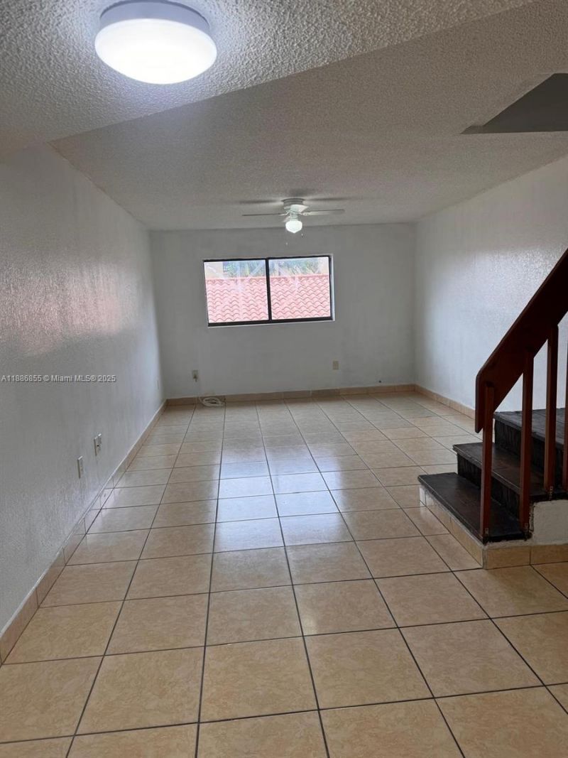 180 Royal Palm Rd, Unit 216, Hialeah Gardens, FL 33016 Photo