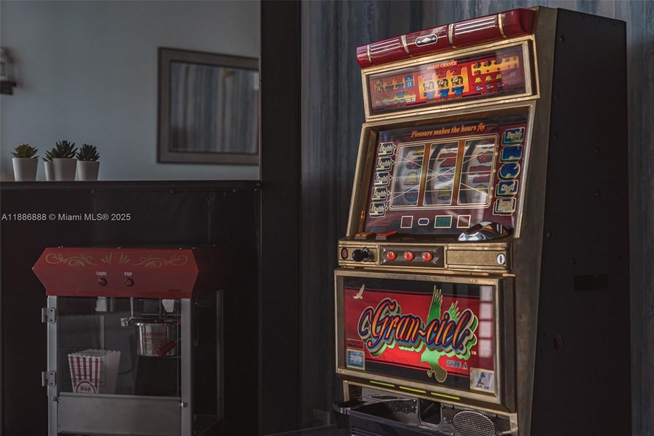 3250 NE 1st Ave, Unit 719, Miami, FL 33137 Photo