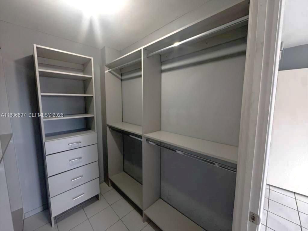 8005 Lake Dr, Unit 404, Doral, FL 33166 Photo