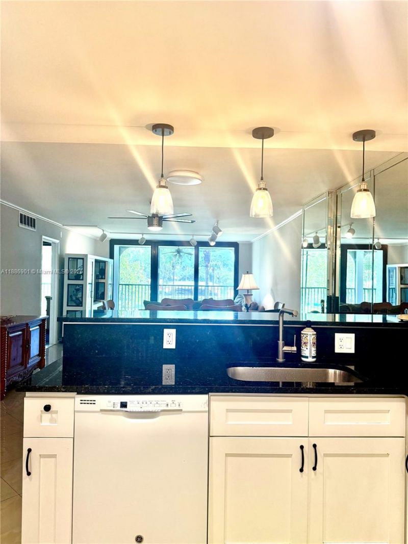 1627 Riverview Rd, Unit 212, Deerfield Beach, FL 33441 Photo