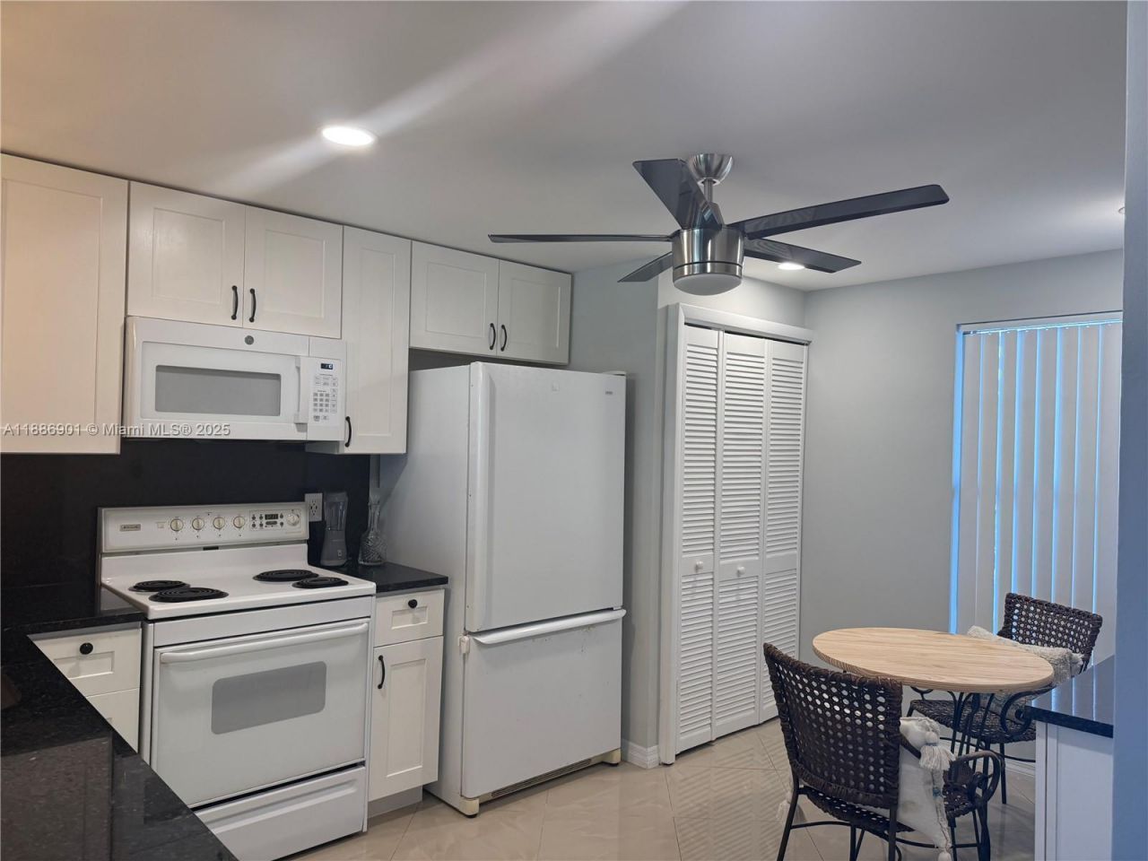 1627 Riverview Rd, Unit 212, Deerfield Beach, FL 33441 Photo