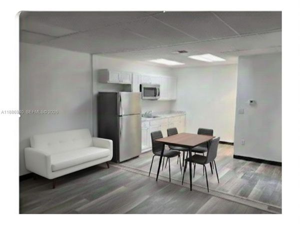 2001 N Dixie Hwy, Pompano Beach, FL 33060