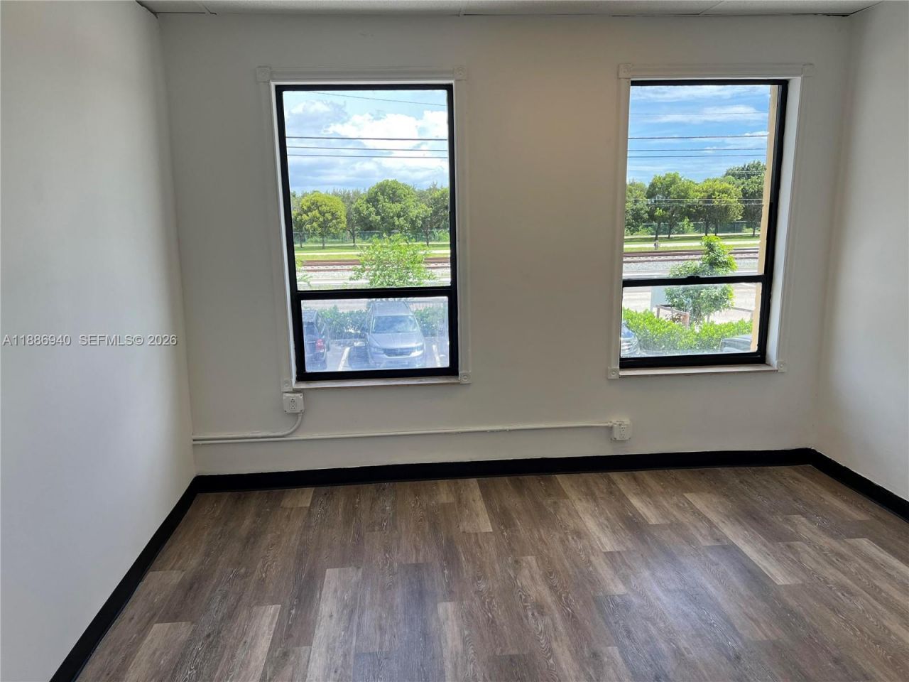 2001 N Dixie Hwy, Pompano Beach, FL 33060 Photo