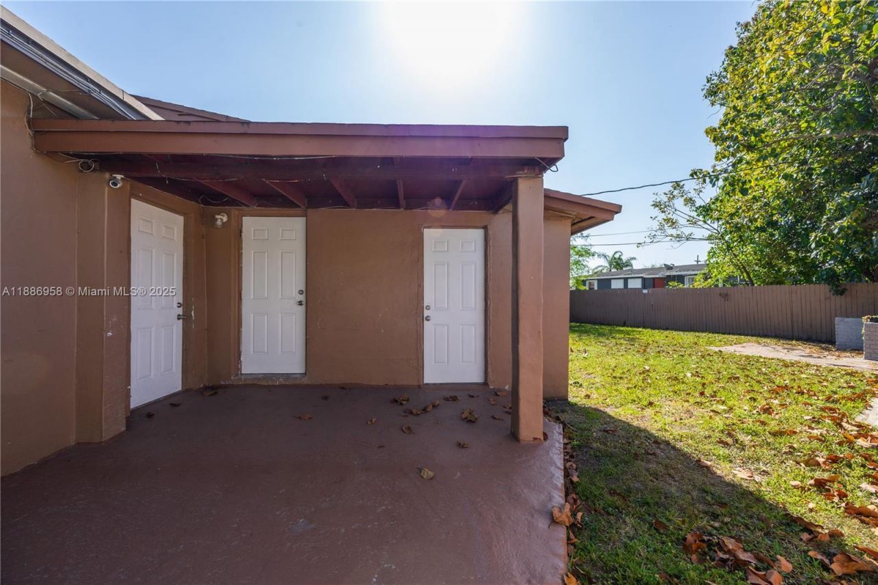 11500 SW 142nd St, Miami, FL 33176 Photo