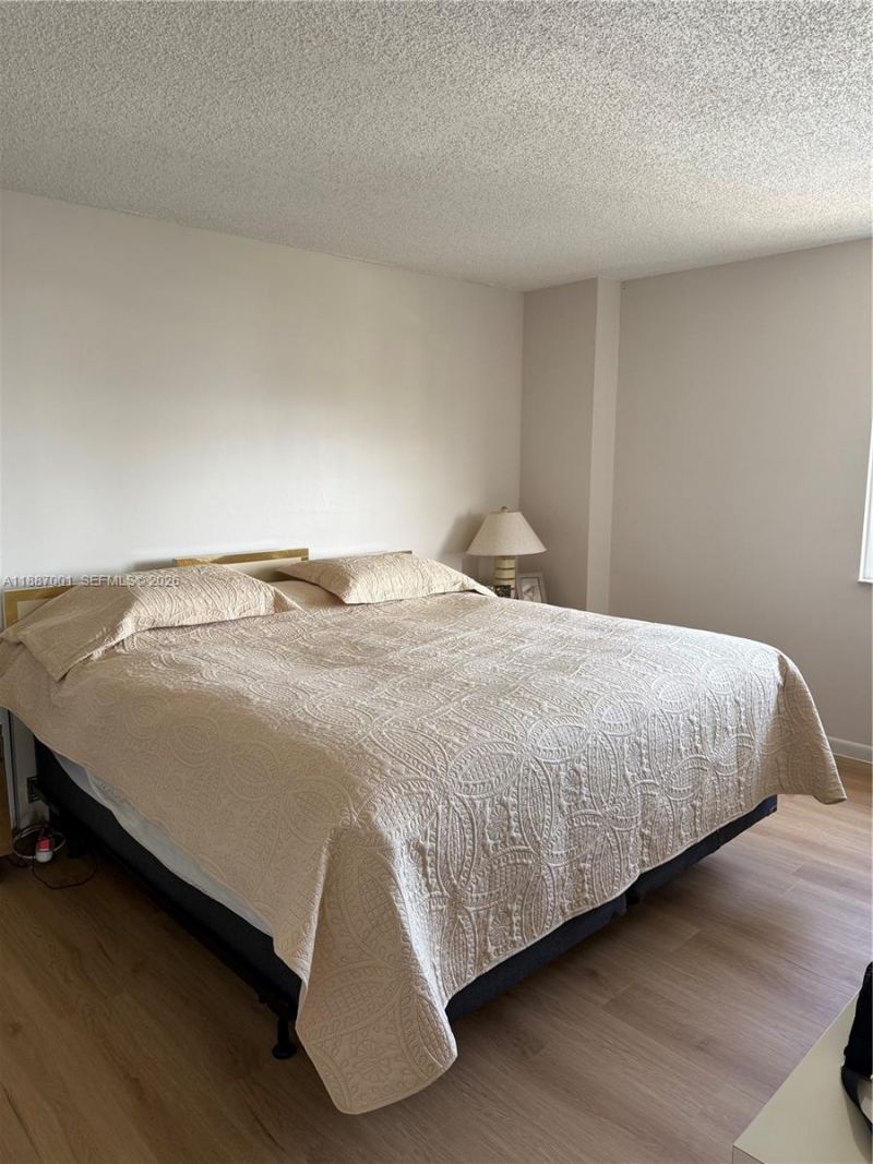 2555 Collins Ave, Unit 2112, Miami Beach, FL 33140 Photo