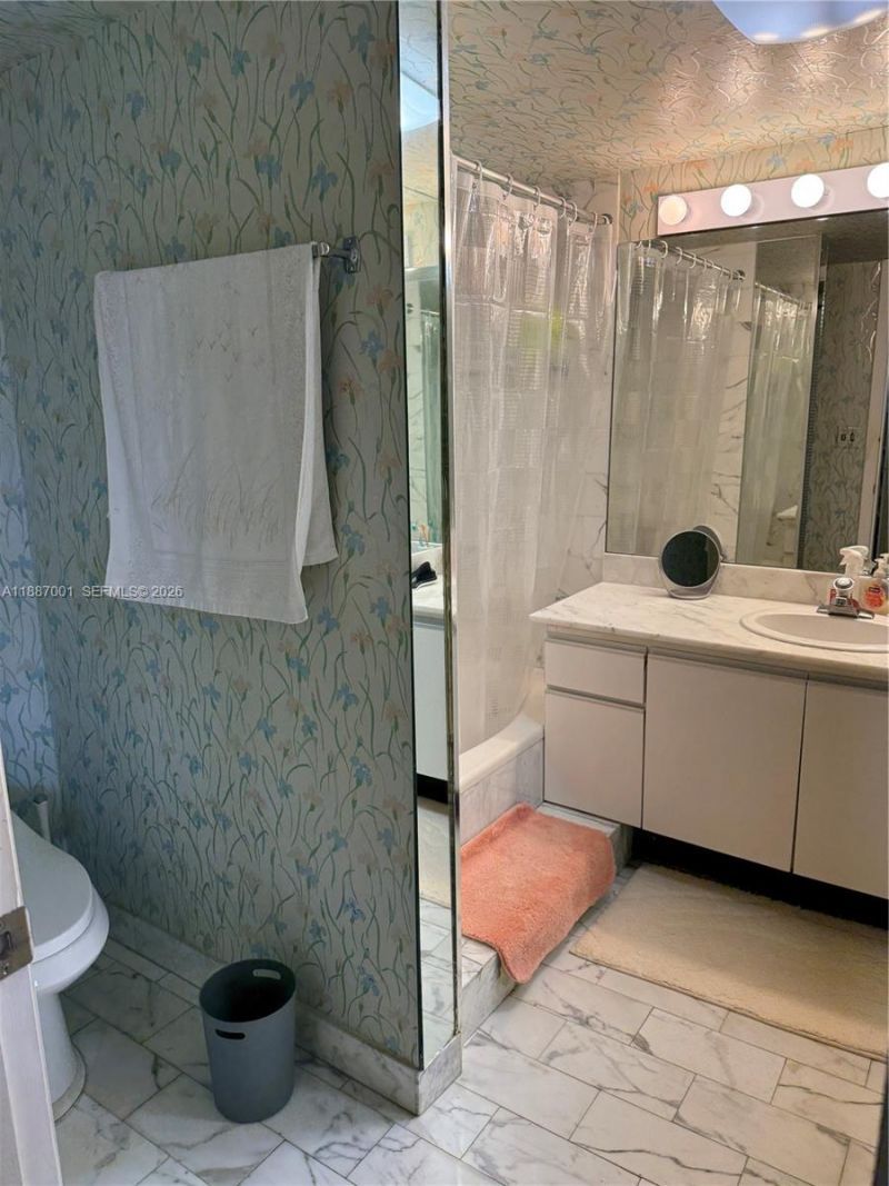 2555 Collins Ave, Unit 2112, Miami Beach, FL 33140 Photo