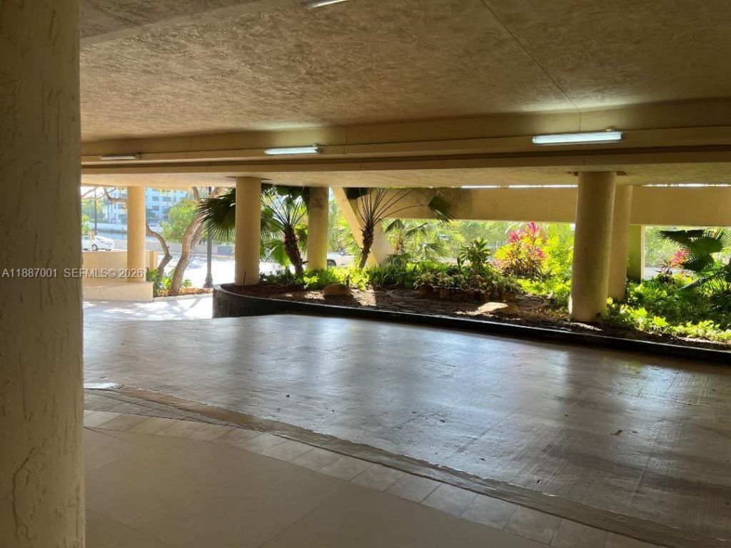 2555 Collins Ave, Unit 2112, Miami Beach, FL 33140 Photo