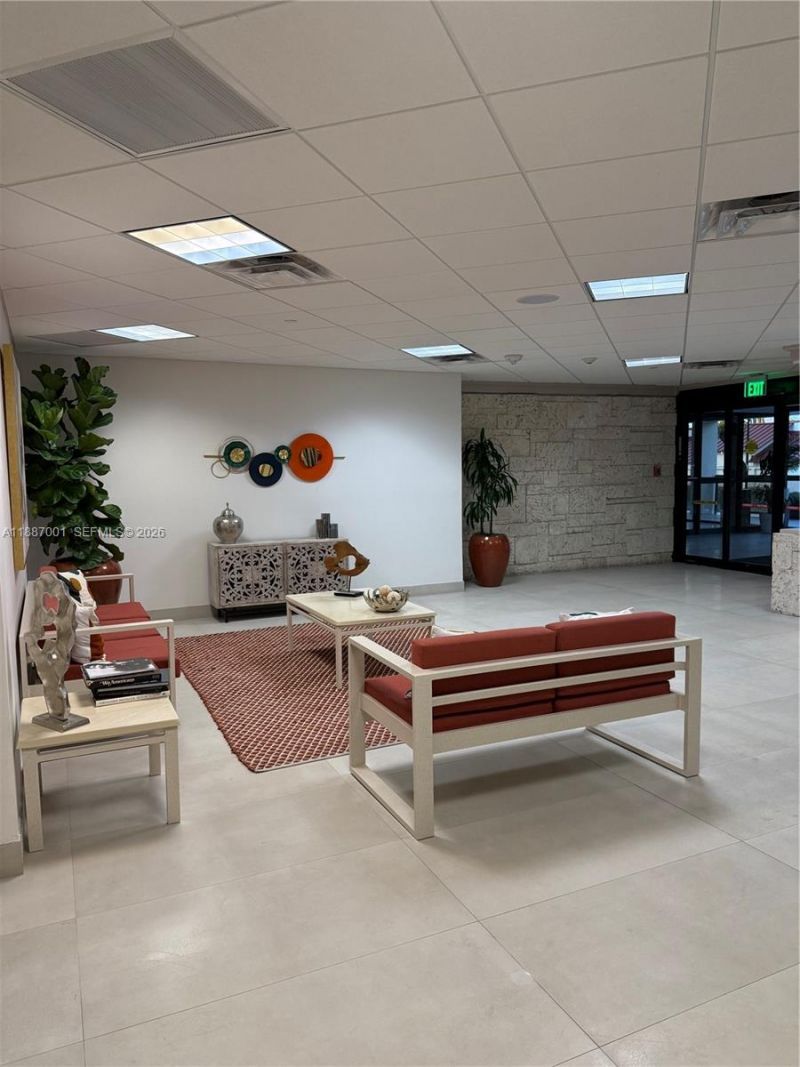 2555 Collins Ave, Unit 2112, Miami Beach, FL 33140 Photo