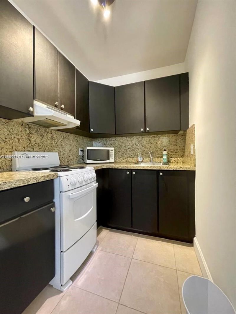 335 Georgia St, Hollywood, FL 33019 Photo
