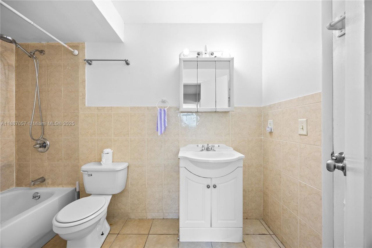 4200 NW 3rd Ct, Unit 116, Plantation, FL 33317 Photo