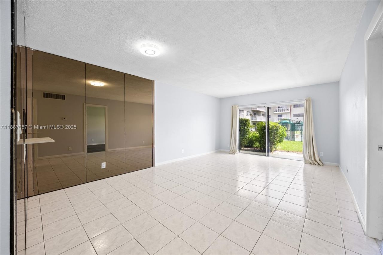 4200 NW 3rd Ct, Unit 116, Plantation, FL 33317 Photo