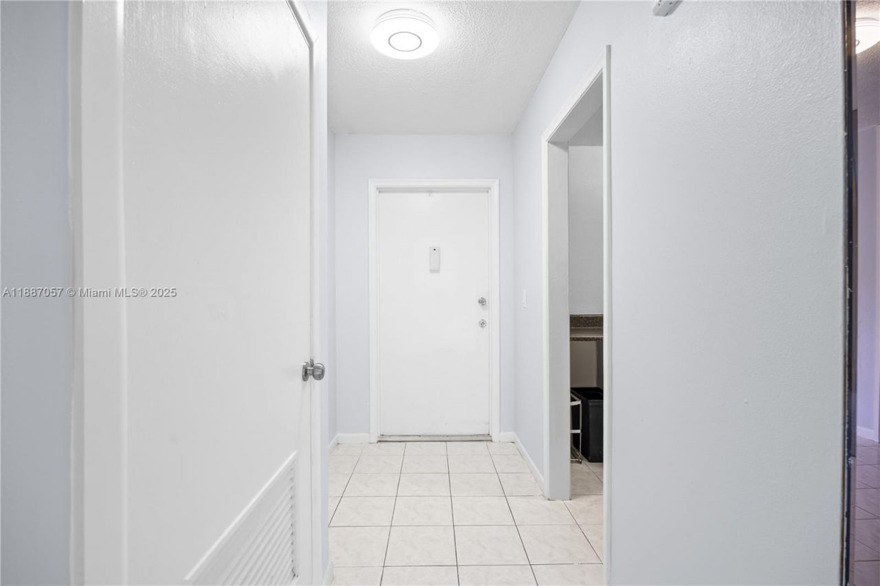 4200 NW 3rd Ct, Unit 116, Plantation, FL 33317 Photo
