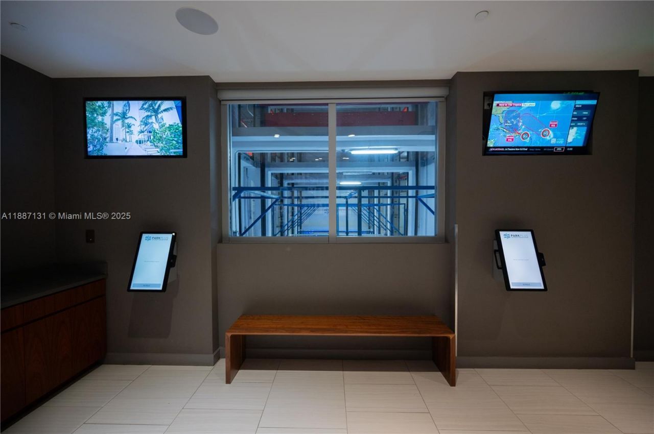 1300 Brickell Bay Dr, Unit 1601, Miami, FL 33131 Photo