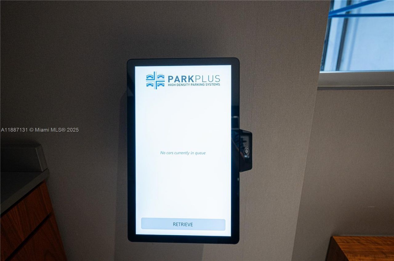 1300 Brickell Bay Dr, Unit 1601, Miami, FL 33131 Photo