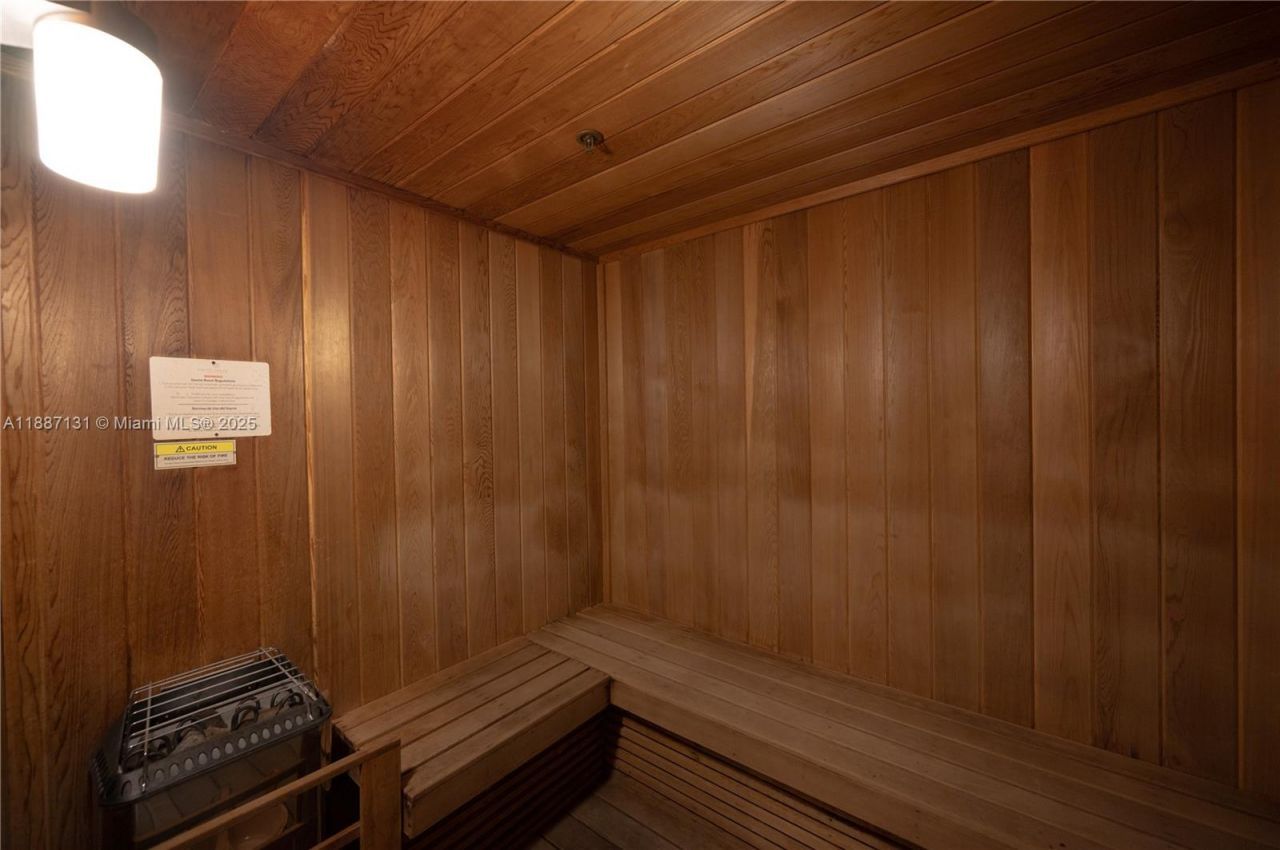 1300 Brickell Bay Dr, Unit 1601, Miami, FL 33131 Photo