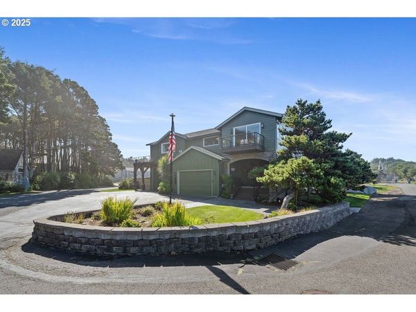 424 SW CLIFF ST, Depoe Bay, OR 97341