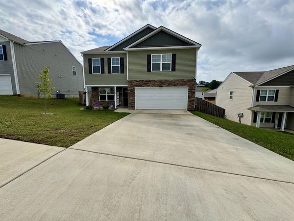 1049 Green Way Drive, Morristown, TN 37813