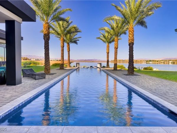 10 Sunrise Beach Circle, Henderson, NV 89011