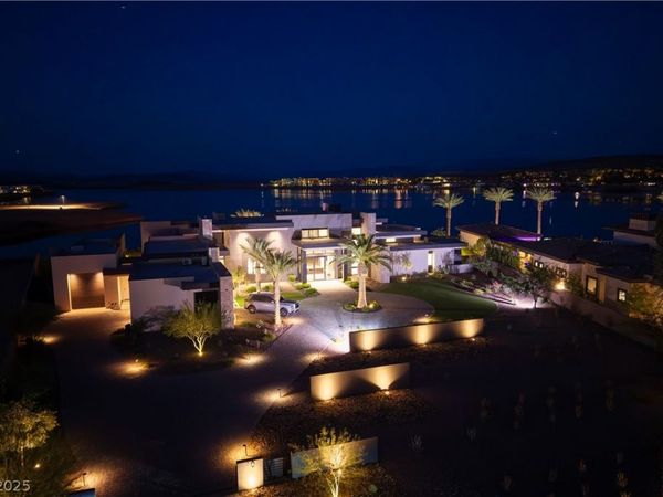 10 Sunrise Beach Circle, Henderson, NV 89011