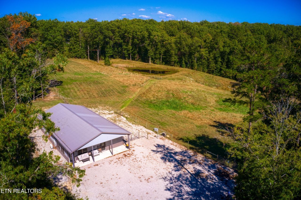 419 Palomino Run, Jamestown, TN 38556 Main Photo