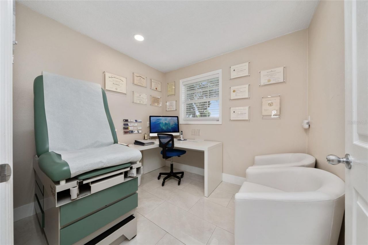 301 N. John Young Parkway, Kissimmee, FL 34741 Photo