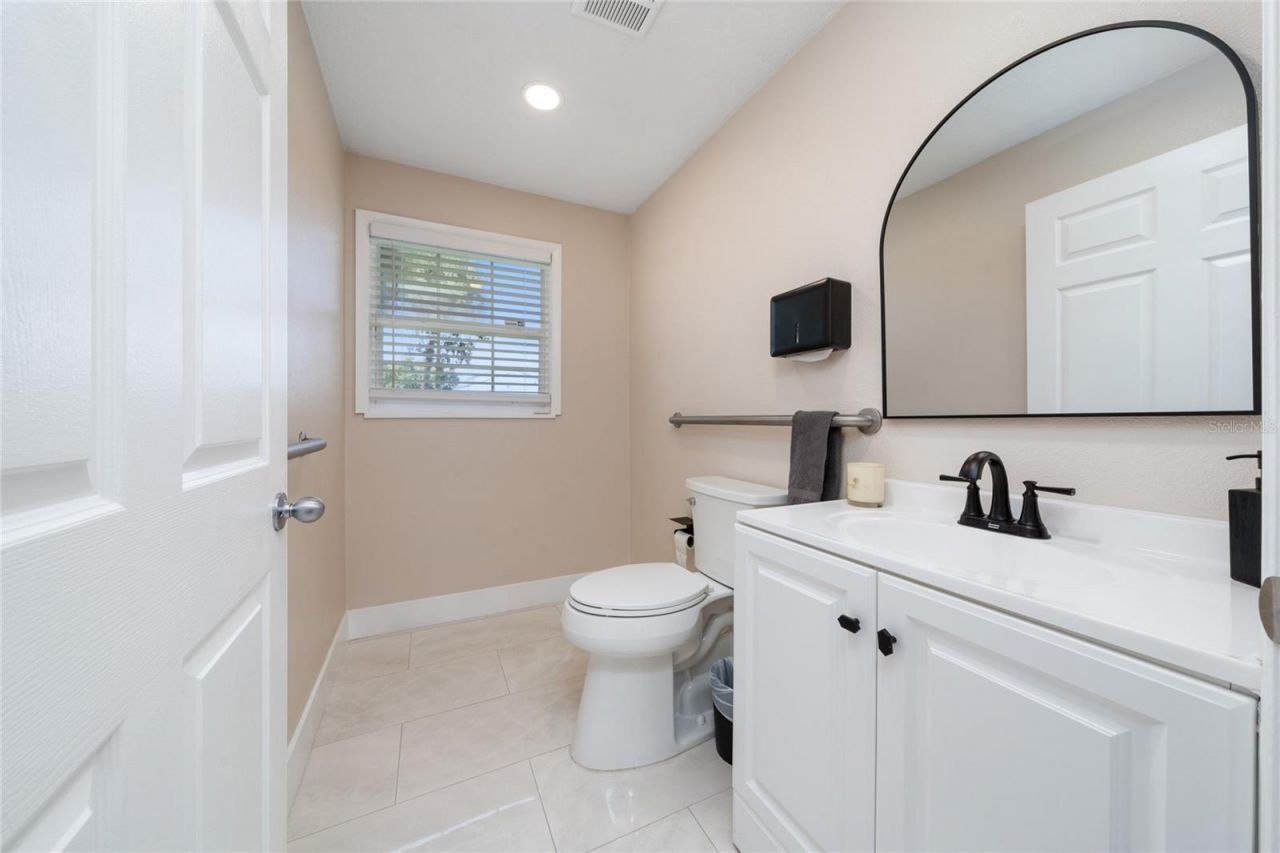 301 N. John Young Parkway, Kissimmee, FL 34741 Photo