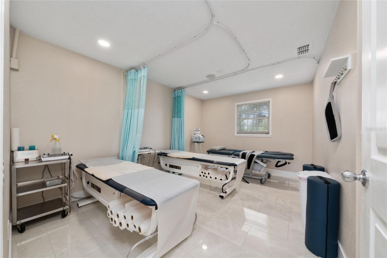 301 N. John Young Parkway, Kissimmee, FL 34741 Photo