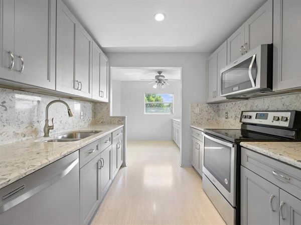 550 SW 137th Avenue, Unit 401L, Pembroke Pines, FL 33027