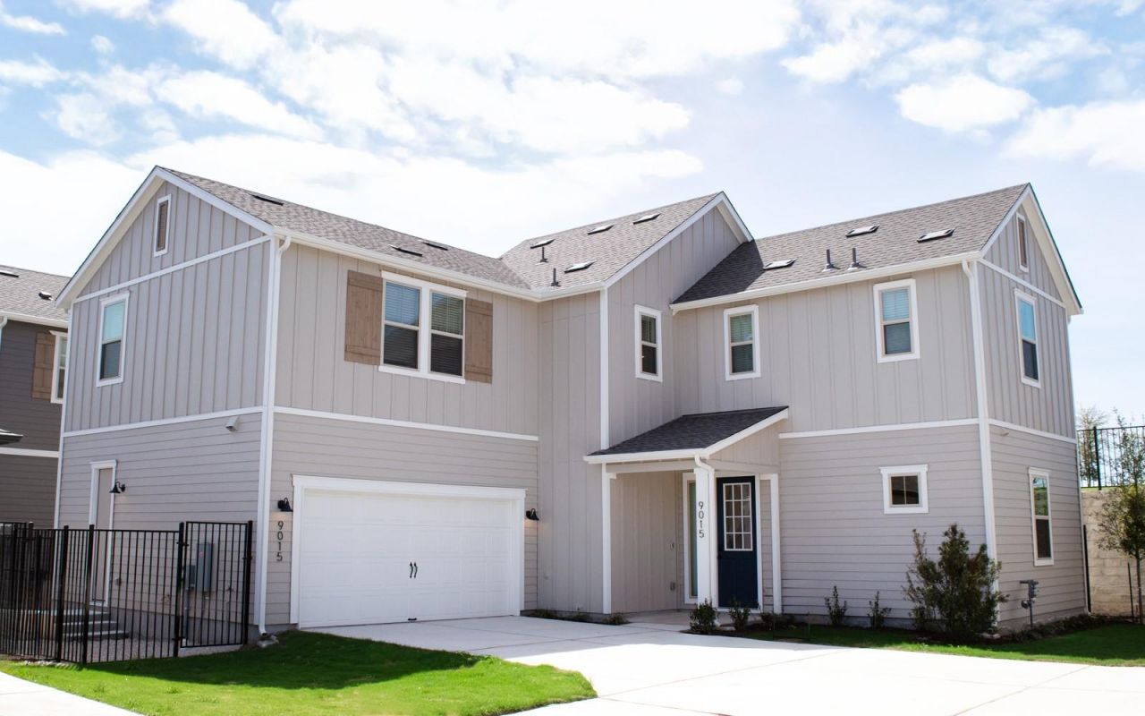 9015 Hamadryas Dr, Austin, TX 78744 Main Photo