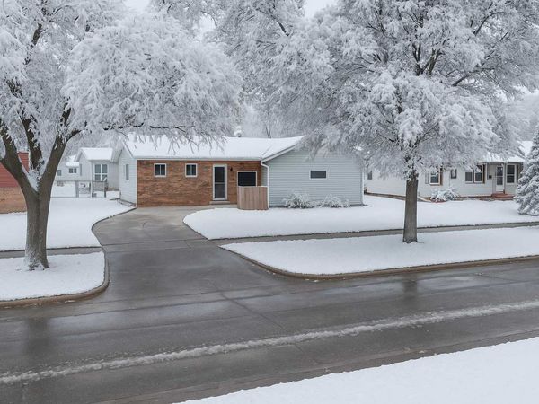 1407 17th Street S, Fargo, ND 58103