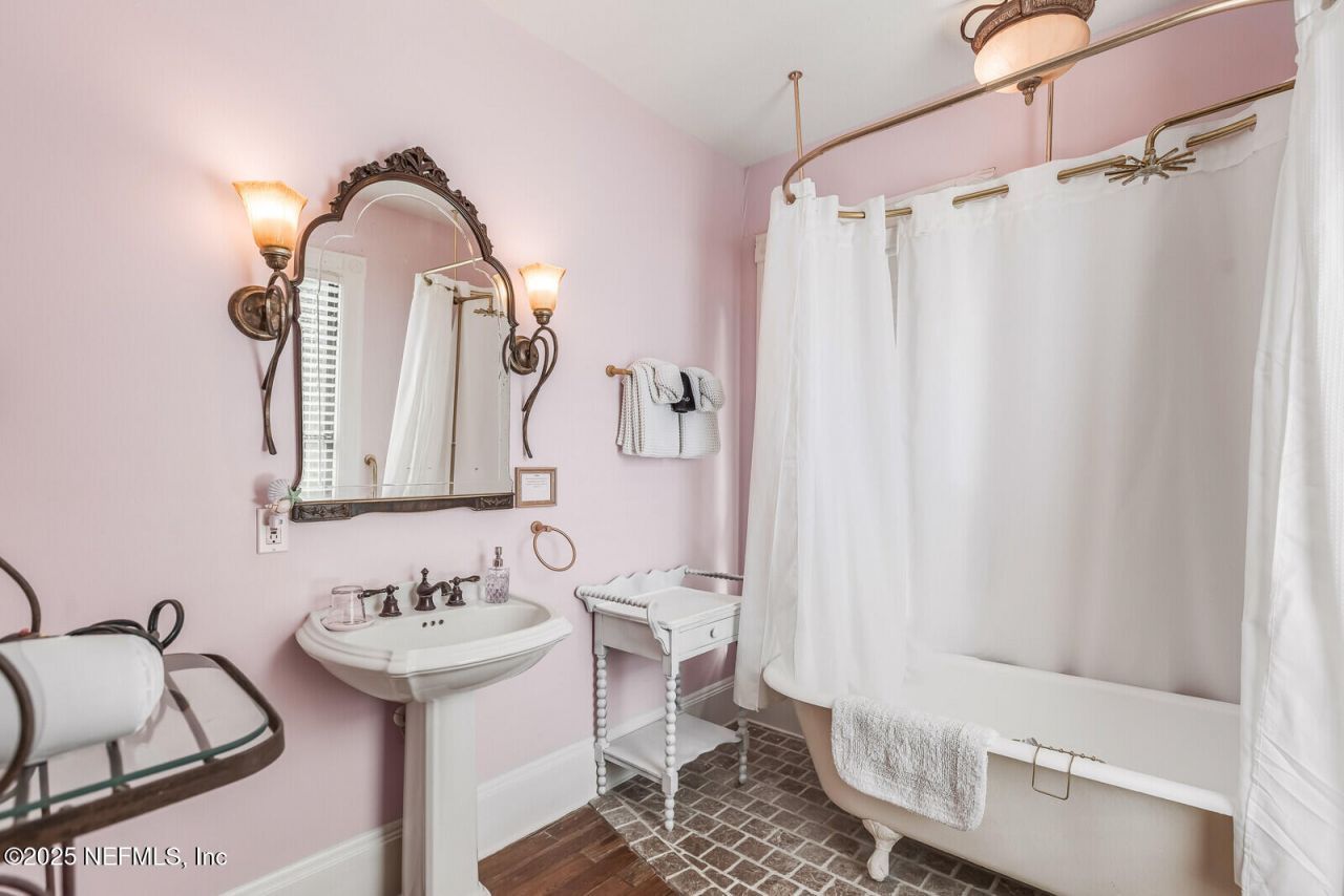 102 S 7th Street, Fernandina Beach, FL 32034 Photo