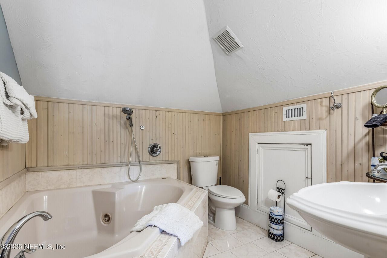 102 S 7th Street, Fernandina Beach, FL 32034 Photo