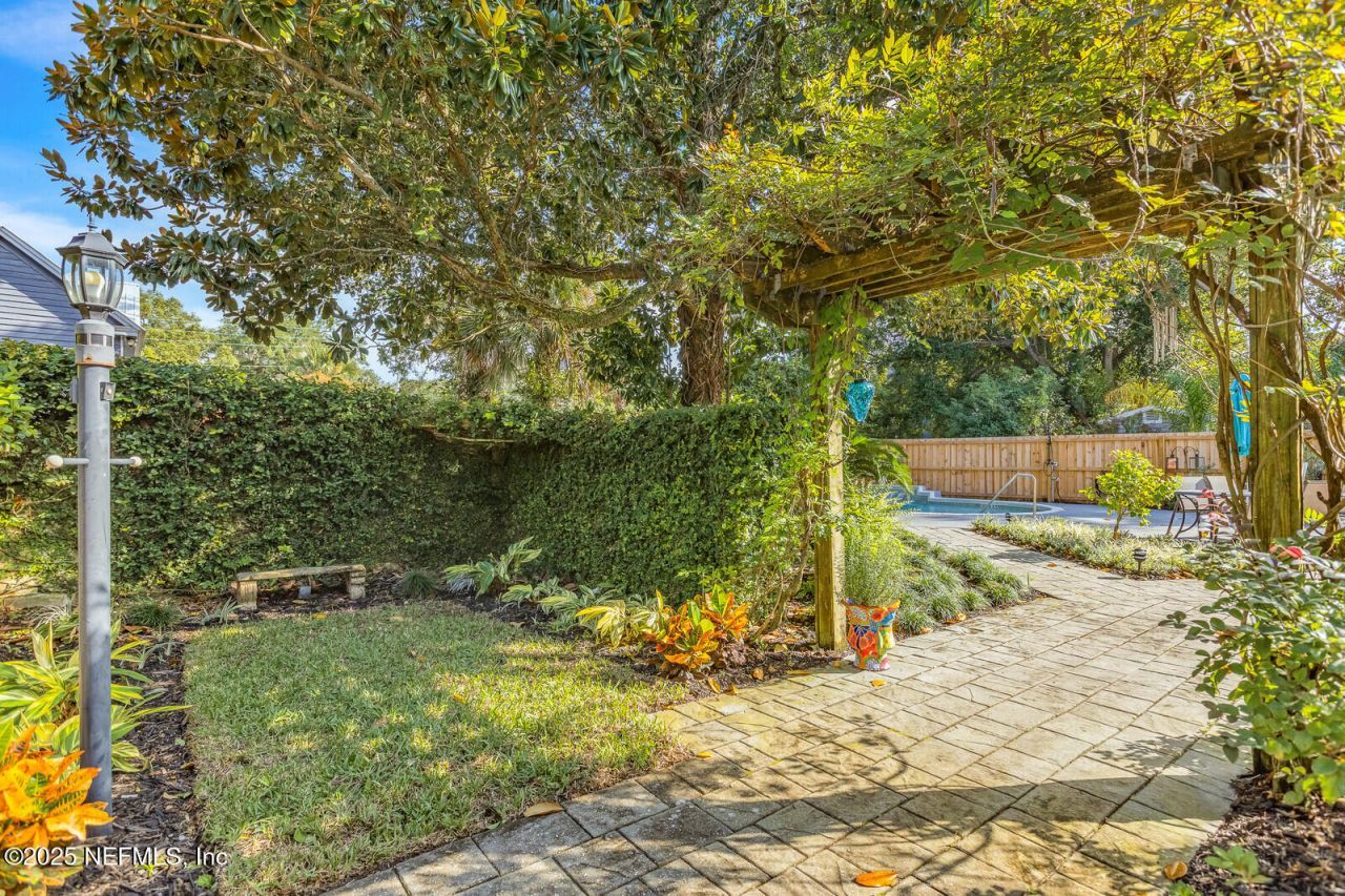 102 S 7th Street, Fernandina Beach, FL 32034 Photo