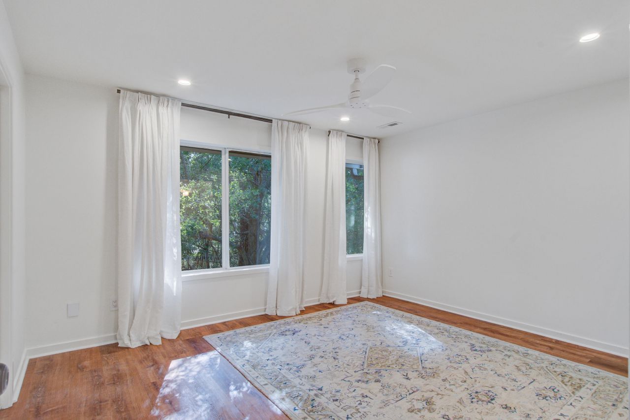 330 Sandpiper Drive Photo 16