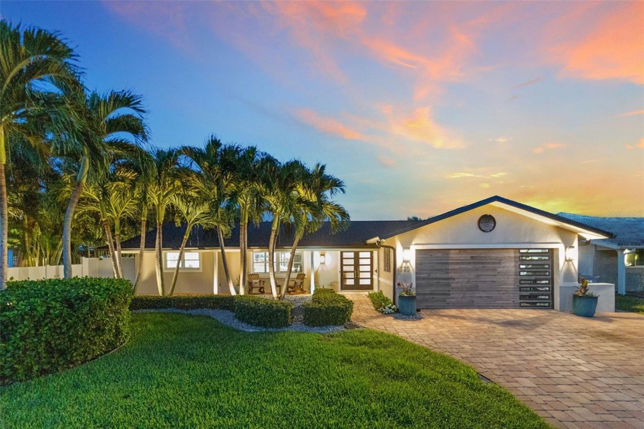 1220 81st Street S, Saint Petersburg, FL 33707 Main Photo