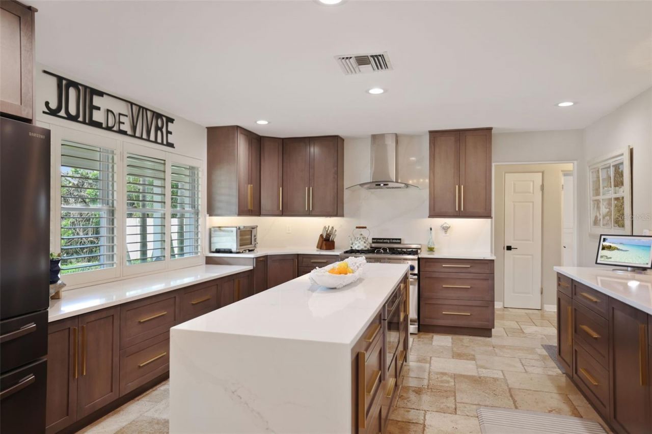 1220 81st Street S, Saint Petersburg, FL 33707 Photo